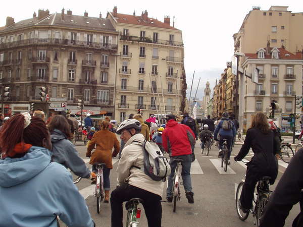 fichier 20071020_1618_003veloparade_quai_crequi-0.jpg