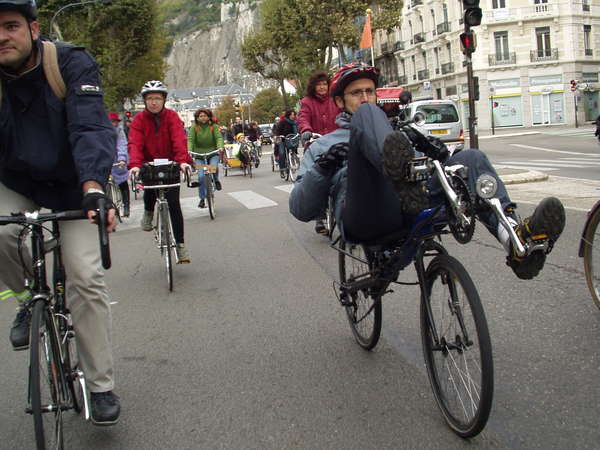 fichier 20071020_1620_001veloparade_cours_jean_jaures_isabelle_stephane-0.jpg
