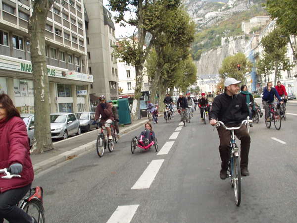 fichier 20071020_1620_002veloparade_cours_jean_jaures_aude-0.jpg