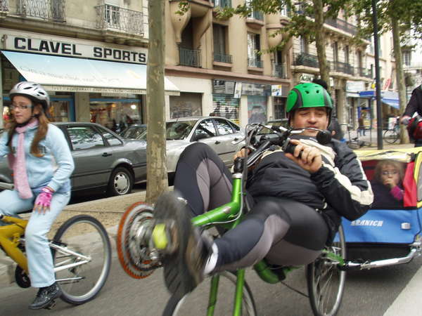 fichier 20071020_1623_001veloparade_cours_jean_jaures_perrine_alexandre_garance-0.jpg