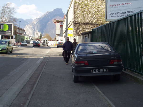 fichier 20080404_1708_004rue_rhin_danube_voiture_pc-0.jpg