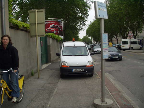 fichier 20080404_1708_011rue_rhin_danube_voiture_mairie_grenoble-0.jpg