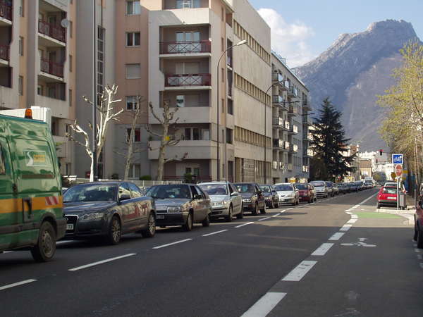fichier 20080404_1714_rue_ampere_encombrement-0.jpg