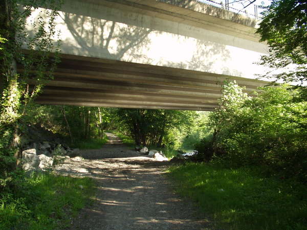 fichier 20080522_1040_chemin_sous_autoroute_a51-0.jpg