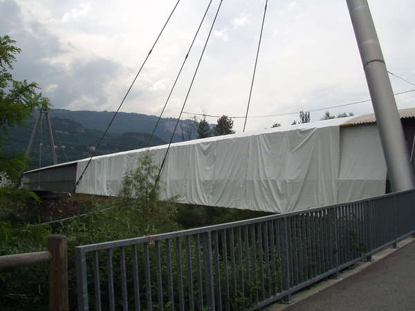 fichier 20080521_1810_002passerrelle_rondeau_baches_etape5-0.jpg