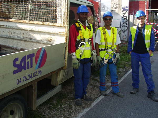 fichier 20080611_0849_002travaux_passerelle_rondeau_societe_pour_poser_echauffaudage-0.jpg