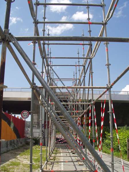 fichier 20080613_1804_construction_echaffaudage-0.jpg