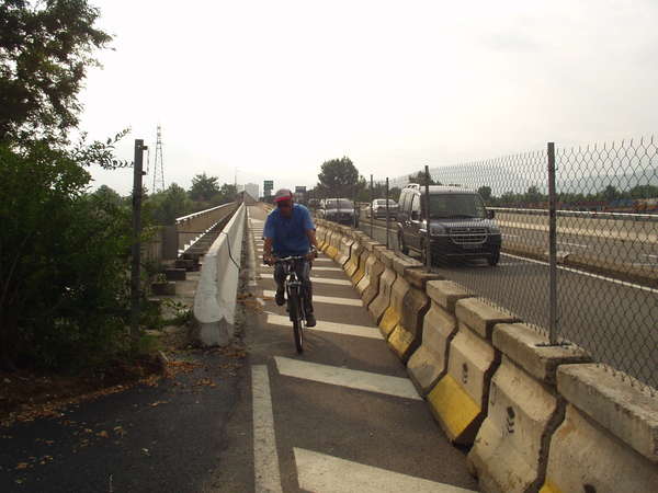 fichier 20080630_0844_001entree_piste_cote_seyssins_velo-0.jpg