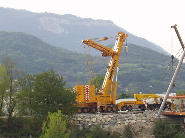 fichier 20100422_1746_001passerelle_rondeau_arrivee_grue_donitian-0.jpg