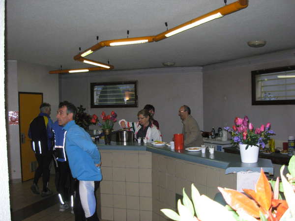 fichier 20080412_0729_rando_coteaux_tullins_cafe_the_avant_partir-0.jpg