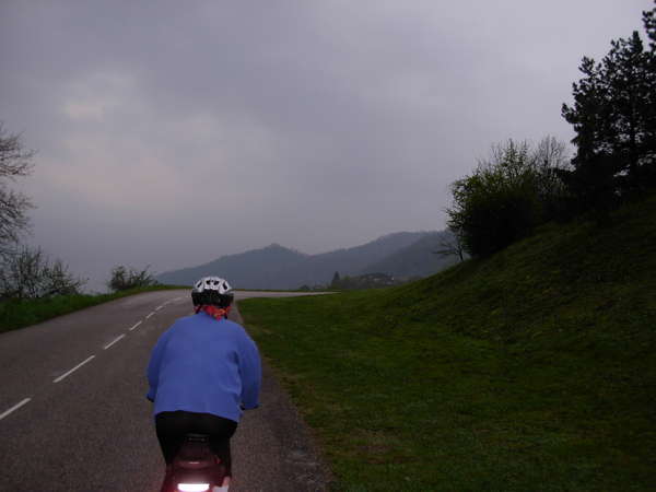 fichier 20080412_0758_rando_coteaux_tullins_d48a_route_avant_polienas_isabelle-0.jpg