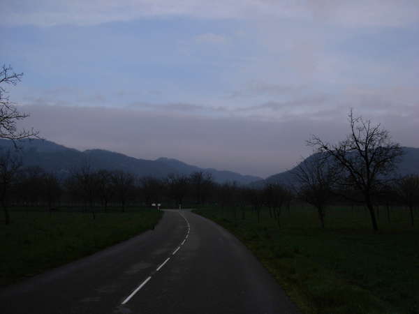 fichier 20080412_0814_rando_coteaux_tullins_d201_route-0.jpg