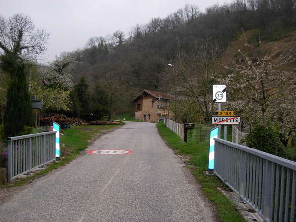fichier 20080412_0827_rando_coteaux_tullins_d154a_route_morette-0.jpg