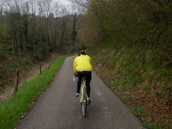 fichier 20080412_0928_rando_coteaux_tullins_cv_route_vers_la_brunerie-0.jpg