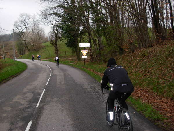 fichier 20080412_0946_002rando_coteaux_tullins_d22_route_avant_col_cognet-0.jpg