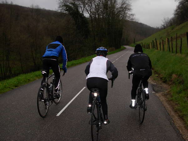 fichier 20080412_1008_rando_coteaux_tullins_d130b_route_cyclos-0.jpg