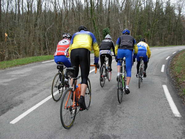 fichier 20080412_1047_003rando_coteaux_tullins_d71_route_cyclos_caterpillar_danseuse-0.jpg