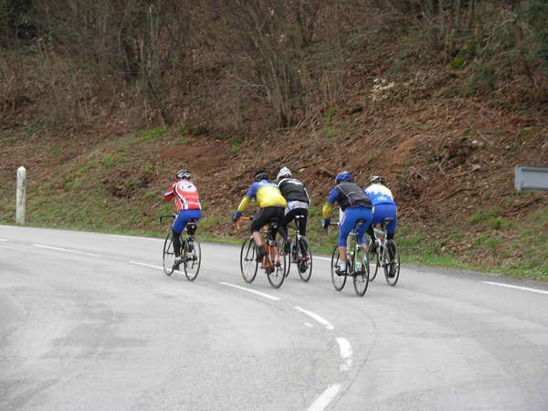 fichier 20080412_1048_rando_coteaux_tullins_d71_route_cyclos_caterpillar-0.jpg