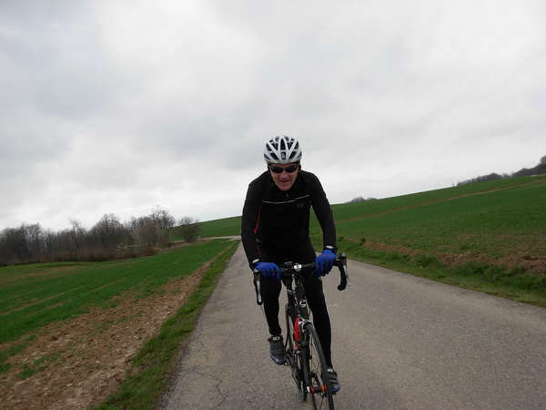 fichier 20080412_1116_002rando_coteaux_tullins_d156c_route_cyclo_derriere-0.jpg