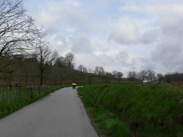 fichier 20080412_1203_002rando_coteaux_tullins_d20g_route_vers_murinais-0.jpg