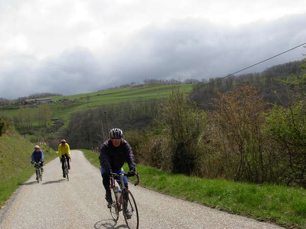 fichier 20080412_1226_rando_coteaux_tullins_d71c_route_apres_murinais_cyclos_guy_pachoud-0.jpg