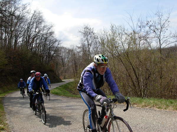 fichier 20080412_1231_001rando_coteaux_tullins_d71c_route_apres_murinais_isabelle_veronique_danchin_gerard_vaidie_cyclos-0.jpg