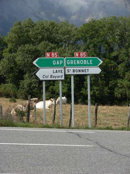 fichier 20080921_1159_003d14_route_carrefour_n85_panneau-0.jpg