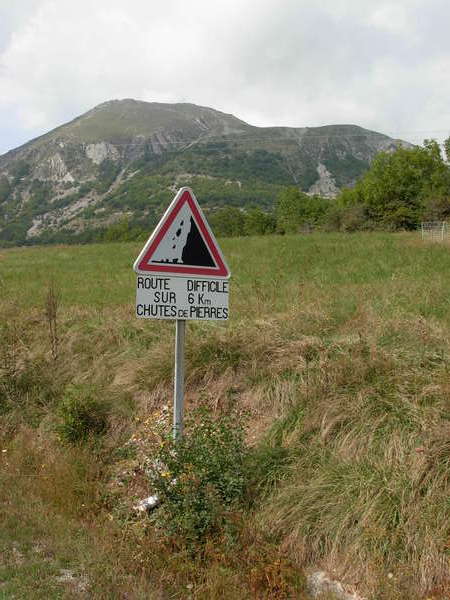 fichier 20080921_1317_003d17t_route_panneau_route_difficile-0.jpg