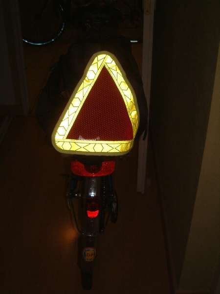 fichier 20081001_1800_reflective_triangle-0.jpg
