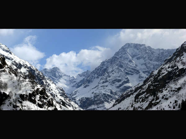 fichier 000358_20090405_1539_004d530_route_vue_montagne_pano1-0.jpg