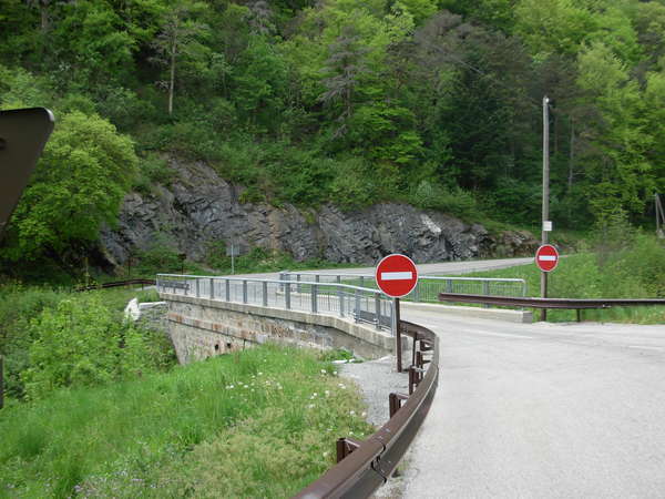 fichier 20090508_1315_003d526_route_carrefour_pont_du_pretre-0.jpg