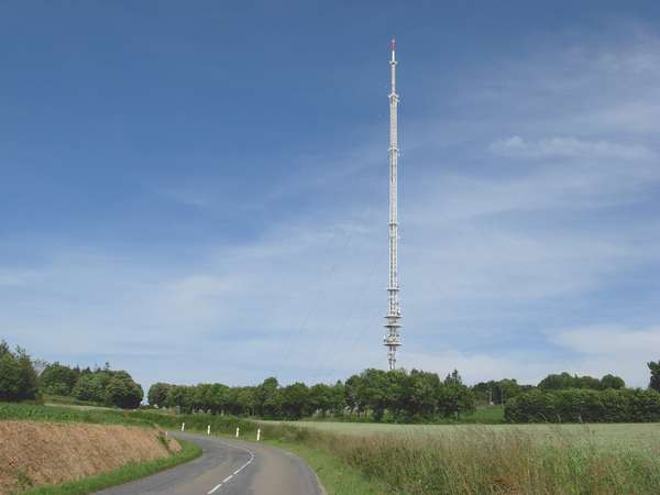 fichier 20090617_1741_002diagonale_bs_d20_route_becherel_emetteur_226km_174m_elev_1970m-0.jpg