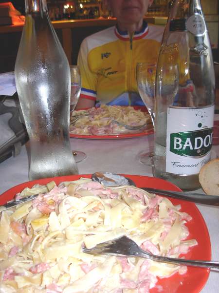 fichier 20090617_2200_diagonale_bs_d812_route_fougeres_293km_elev_2313m_pizzeria_plat_de_pates_carbonara-0.jpg