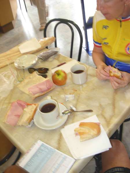 fichier 20090619_1158_diagonale_bs_d51_route_anglure_93km_elev_257m_ravito_sandwiches_the_cafe_de_la_poste_isabelle-0.jpg