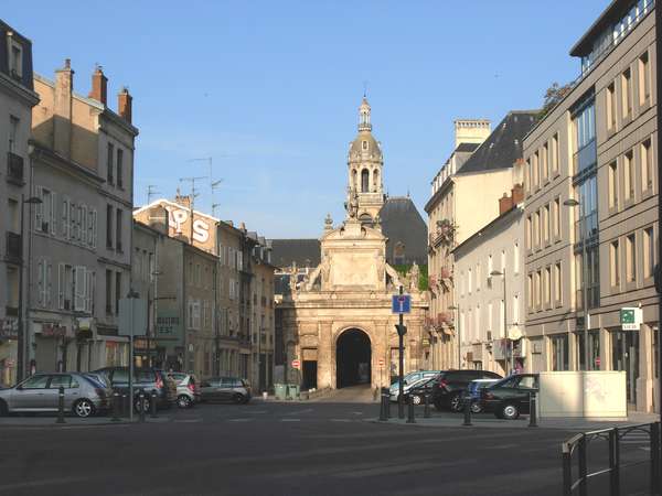 fichier 20090620_0722_003diagonale_bs_d674_route_nancy_5k_elev_0m_eglise-0.jpg