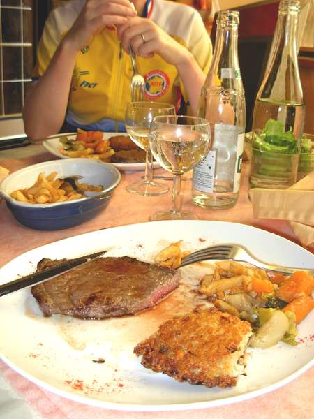 fichier 20090620_1253_diagonale_bs_d104_route_sarrebourg_restaurant_steack_garniture_legumes-0.jpg