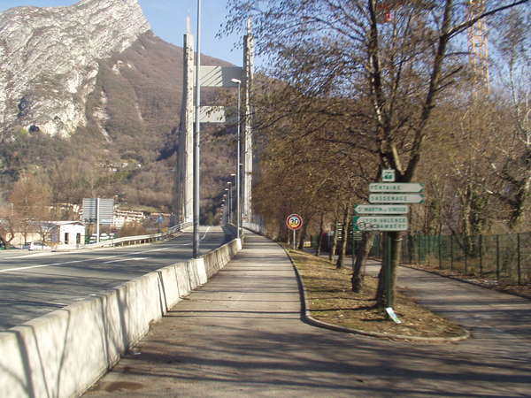 fichier 20091027_0612_003pc_route_pont_haubanne-0.jpg