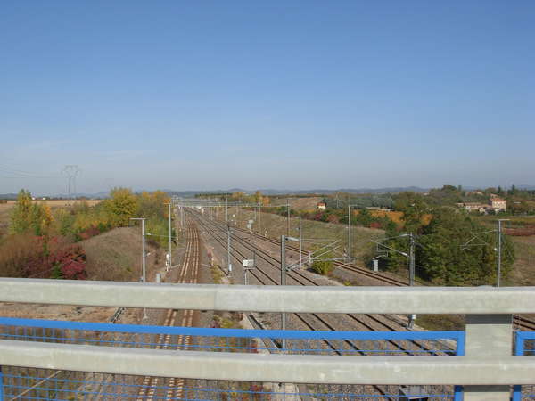 fichier 20091027_1201_002d101_route_passage_sur_ligne_tgv1-0.jpg