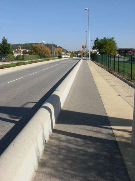 fichier 20091027_1253_d67_route_saint_donat_herbasse_110km_elev_534m_piste_cyclable-0.jpg