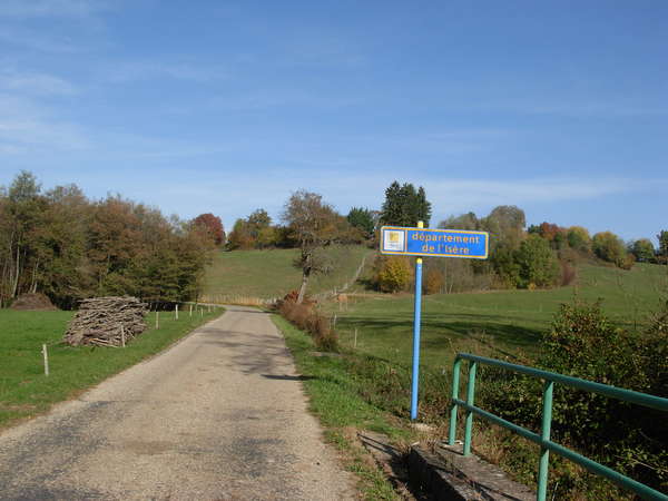 fichier 20091027_1415_001d20f_route_departement_isere_133km_elev_835m_panneau-0.jpg