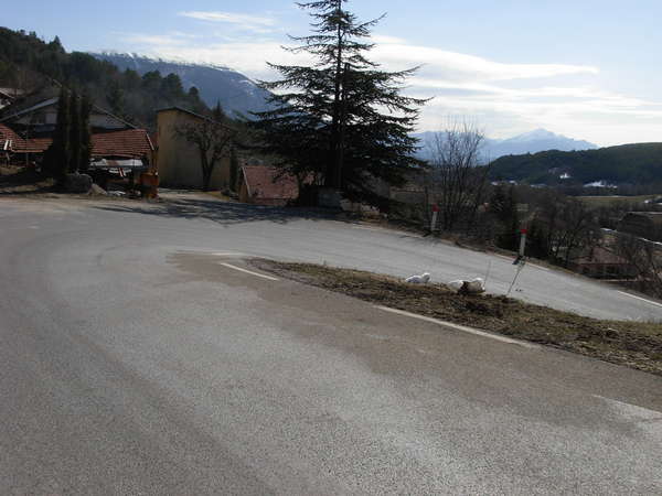 fichier 20100319_1024_d993_route_virage_derriere-0.jpg