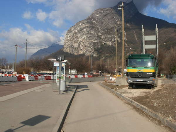 fichier 20101029_0805_001pc_route_fin_avenue_des_martyrs-0.jpg