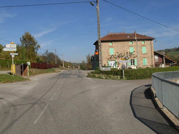 fichier 20101029_1344_001d67_route_carrefour_vers_montfalcon-0.jpg