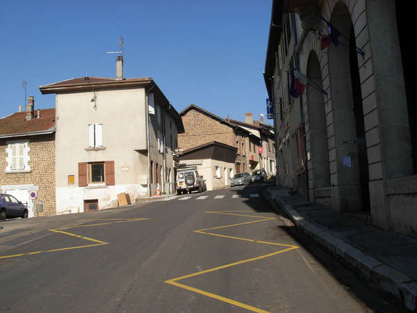 fichier 20101029_1432_002d156_route_roybon_place_village-0.jpg