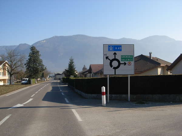 fichier 20101029_1555_101d22_route_panneau_vers_VC-0.jpg