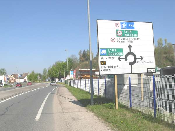 fichier 20110409_1036_d1006_route_le_pont_de_beauvoisin_panneau-0.jpg