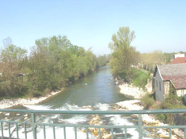 fichier 20110409_1100_002d1516_route_saint_genix_sur_guiers_pont_sur_le_guiers-0.jpg