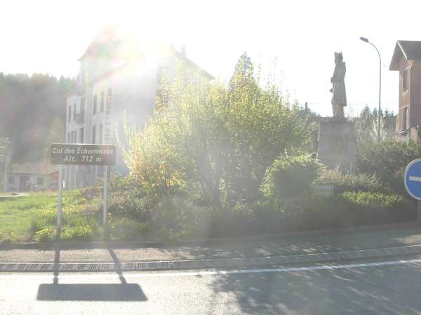 fichier 20110409_1820_003d337_route_col_des_echarmeaux_panneau-0.jpg