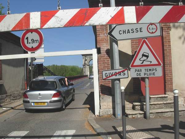 fichier 20110410_1511_000d386_route_givors_pont_sur_le_rhone-0.jpg