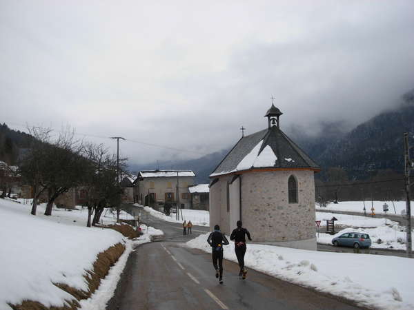 fichier 20120219_1221_002trail_blanc_bourget_en_huile_derriere_coureurs-0.jpg